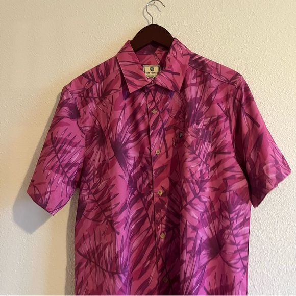 NWT Born Primitive Men's Voyager Button Up Pink Print Jungle Shirt Size Medium - Picture 4 of 9